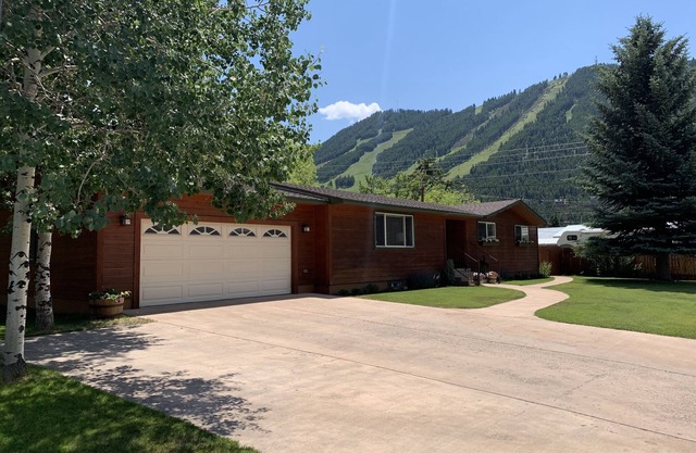 Centrally located 3-bedroom home