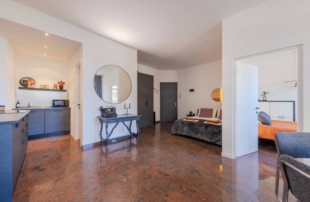 Centrally Located Apartment for 4 People, 1 Minute from the Beach