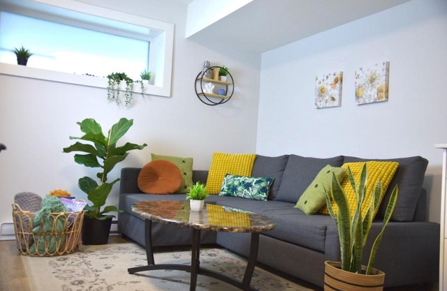 Centrally Located Modern Suite