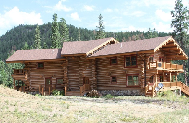 Centrally Located Log Home in the Black Hills of South Dakota