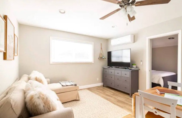 Centrally located w/hiking!