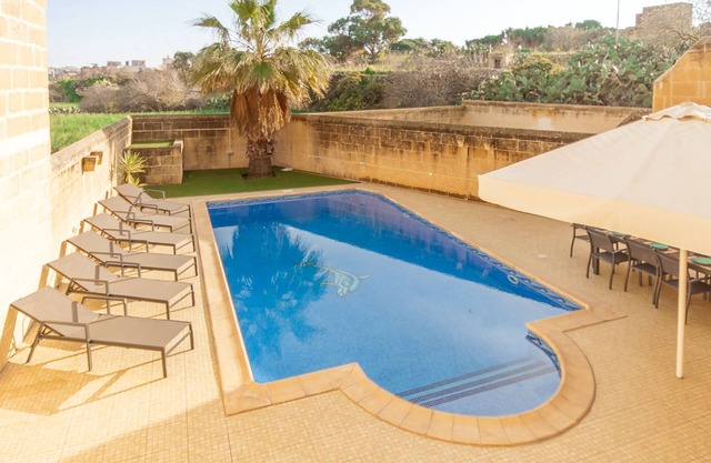 Centre Island Gozitan Farmhouse & Pool, Kercem Gozo, Malta