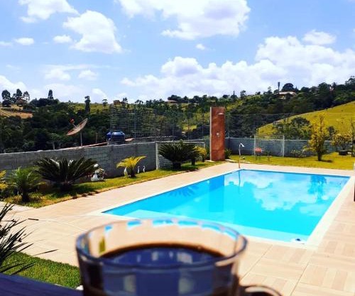Chácara Cantinho Verde Com piscina, churrasqueira e Playground,