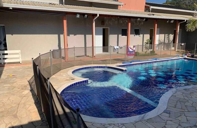 Chácara com Piscina Aquecida 24 Horas e com Campo de Futebol