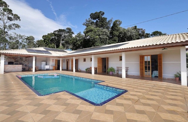 Chácara com piscina, churrasq e WiFi, pet friendly