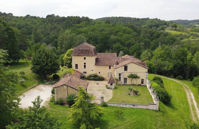 Château Le But, Vivre Avec son Temps Quand L'on a 500 Ans. Proche de Périgueux
