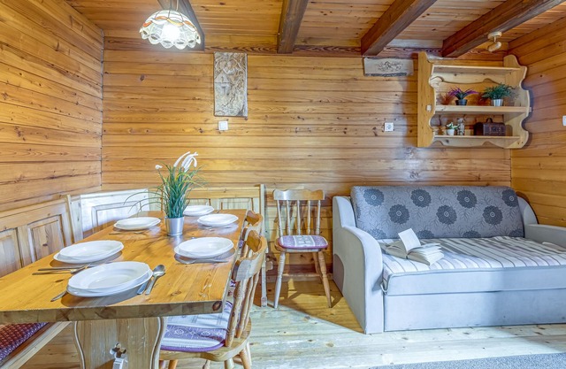 Chalet Snowflake IV 20m From Ski Trail, Šmartno pri Slovenj Gradcu, Slovenia