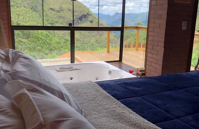 Chalé Aconchegante no Circuito Caravaggio com Hidromassagem Vista das Montanhas