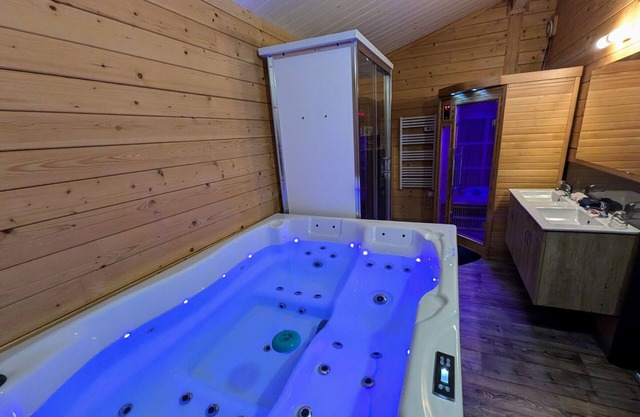 Chalet Jonquille with Spa in Southern Vosges