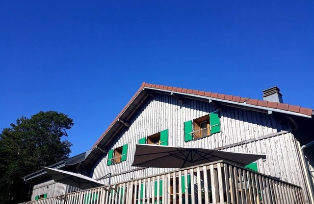Chalet 16 pers located at the top of the Ballon d'Alasce near the reception house