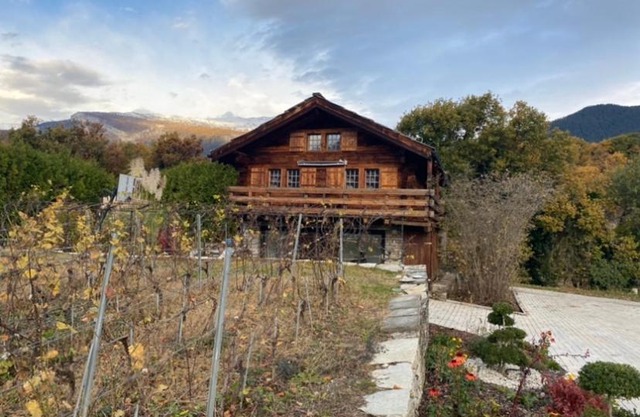 chalet à Savièse en bordure de forêt