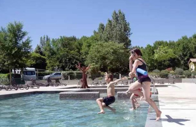 Chalet 4 étoiles - Parc aquatique - eeceif