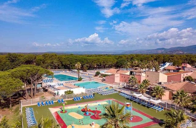 Chalet 6/8 sleeps in Camping Oasis 5