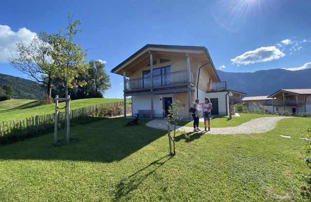 Chalet Alpenzauber mit beheiztem Pool, Inzell