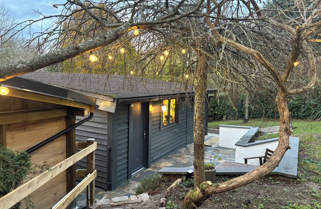 Chalet and Spa in the heart of nature. Private garden and jacuzzi!