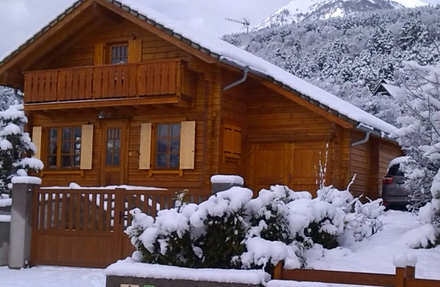 Chalet bois au calme meublé de tourisme 3 étoiles à EMBRUN lac de SERRE -PONÇON