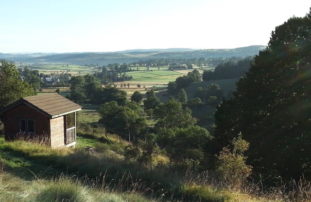 Chalet-bungalow "Anaïs" 2 people with incredible views of the Aubrac