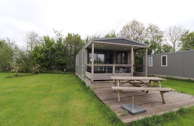 Chalet by Hegermeer with Lake Access