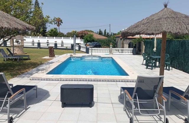 Chalet Bateria Colorá, rural with pool