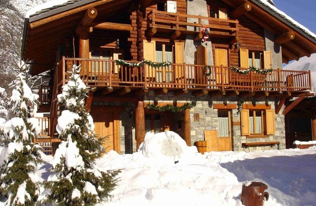 Chalet in Antey-Saint-André with Mountain Views