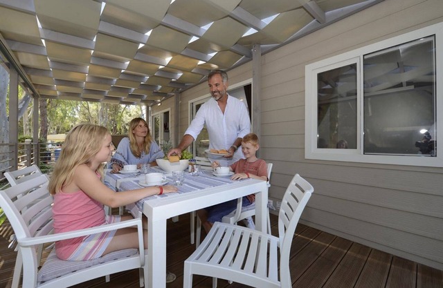 Chalet in Baia Domizia with Private Beach