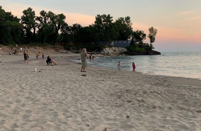 Chalet in Beachfront community! 2 Pools,Playgrounds,V-ball, Tennis,Pickleball!