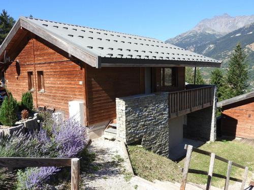 Chalet in La Norma near Ski Lift
