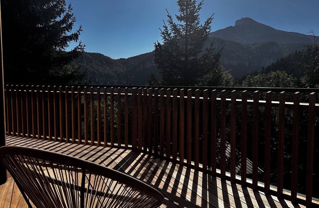 Chalet independent, high quality amenities, authentic charm