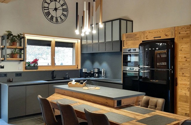 Chalet "La Ferme d'Aimé", new, sleeps 15