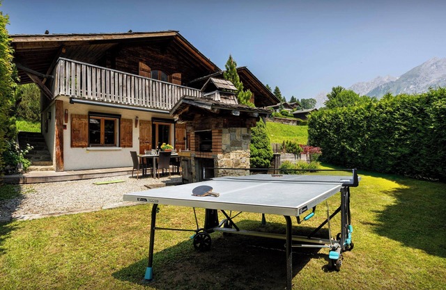 Chalet Le Petit Mazot - romantic break for 4 close to slopes - OVO Network