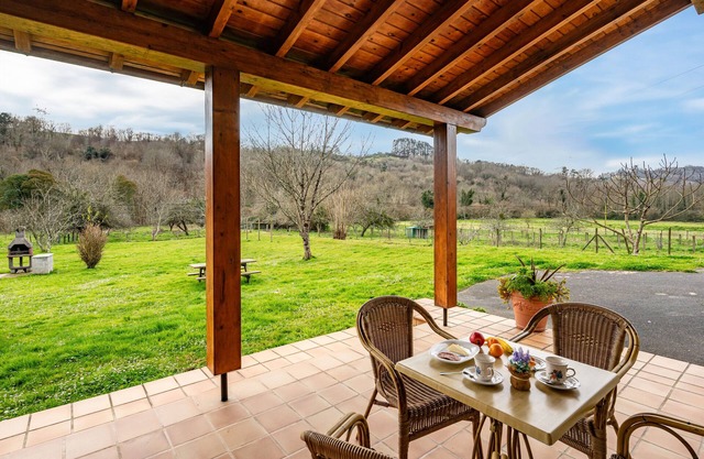 Chalet 'Les Cuartes 1' with Mountain Views, Private Terrace and Private Garden