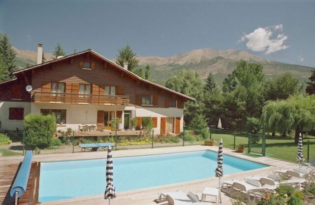 CHALET LES ECUREUILS 3* - SLEEPS 8
