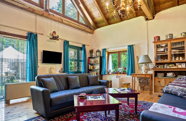 Chalet 'Loft Tovel' with Mountain View and Private Garden