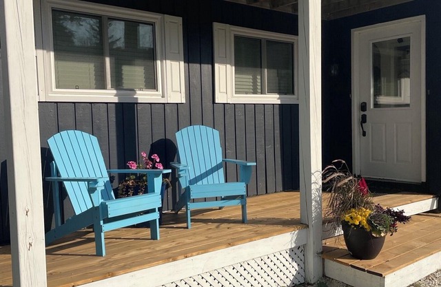 Chalet near south end of Blue Mountain, historic Collingwood, and Wasaga Beach!