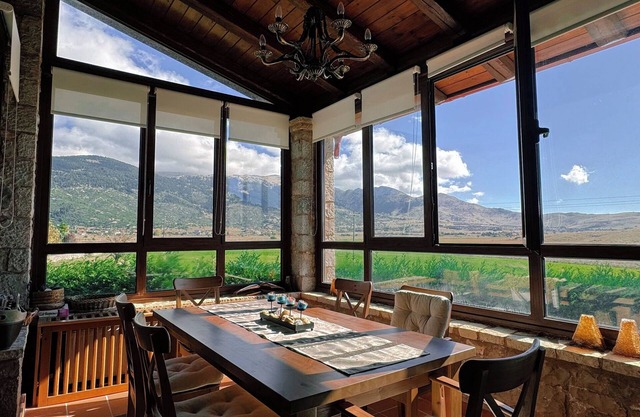 Chalet Panorama -Three Level Escape in Parnassos