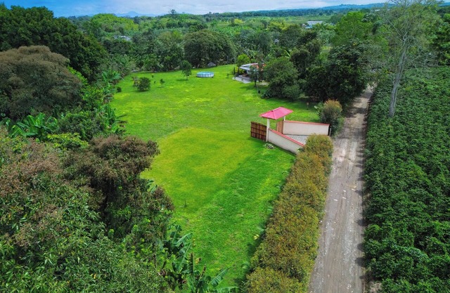 Chalet - private farm ideal for families near the Coffee Park Eje Cafetero