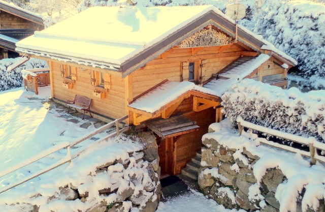 Chalet Sauna Chamonix Mont Blanc Prarion gondola access ski-in ski-out (5min)