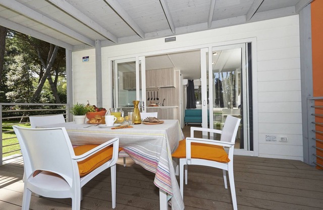 Chalet w/Terrace & Pool
