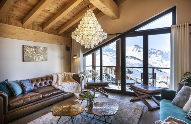 Chalet, wifi, 50m from ski slopes, sauna, terrace, balcony, fireplace or stove, tv, ski locker