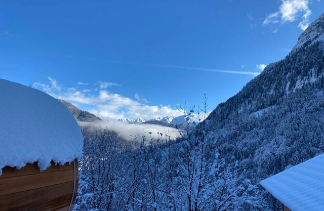 Chalet with Panoramic View and Sauna