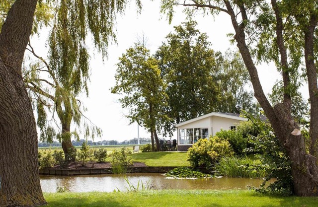 Chalet with dishwasher near Hoorn