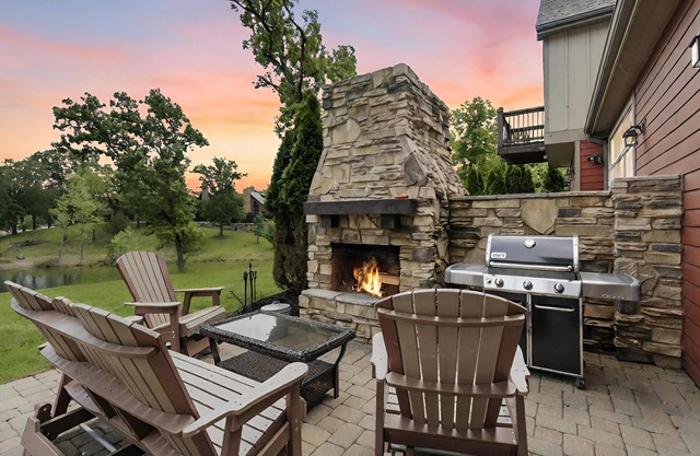 Chalets Resort Luxury Lakefront Villa 8~Amazing View~2 Pools~Free Amenities~Family Friendly