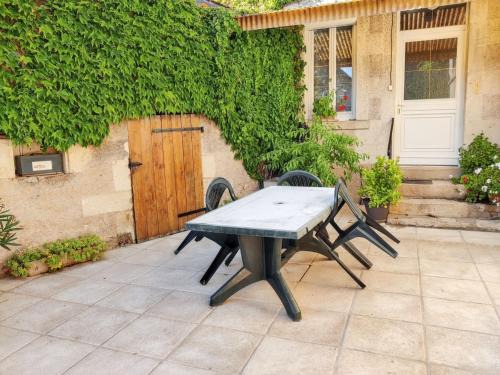 Chaleureuse Maison de Campagne avec Terrasse et Cheminée