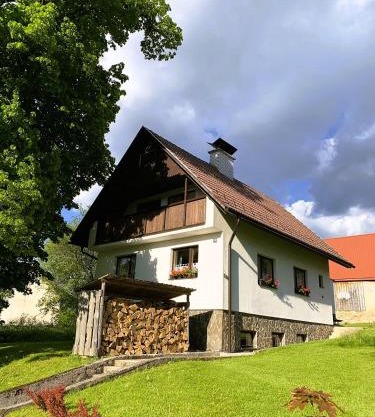Chalupa Nad Lipou - Čičmany, turistika, sauna, krb