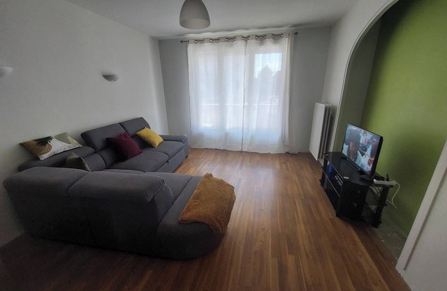 Chambre à 10min du Grand Parc Miribel Dans un Appartement Tout Équipé