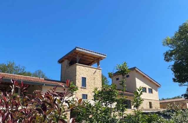 Chambre D'hôtes SPA Privatif La Tour du Laurensou Figeac La Campagne en Ville
