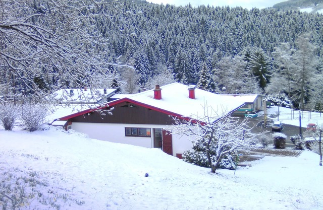 CHAMBRE D'HÔTES 2/3 pers in quiet location, 5 mn from lake, town and ski slopes.