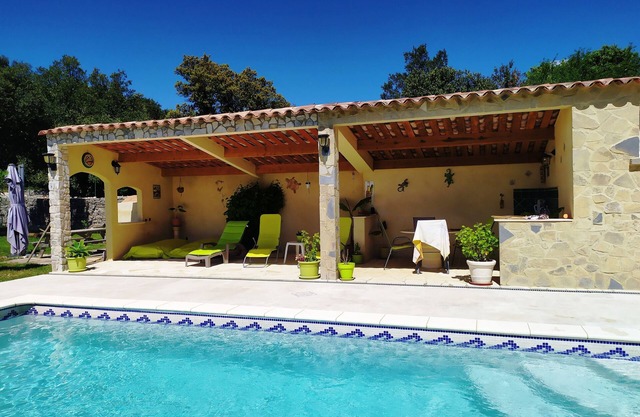 Chambre Indépendante Chez Particulier Avec Piscine Près des Gorges de L'hérault