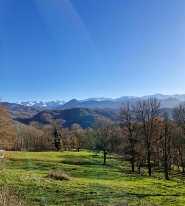 CHAMBRE INDEPENDANTE au calme en moyenne montagne