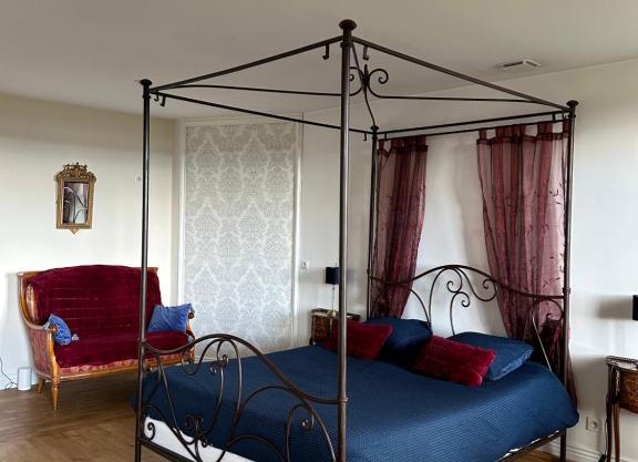 chambre romantique dans le château de la Bouchatte